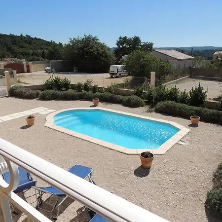 In Saint-laurent With Private Pool, Cleaning Included