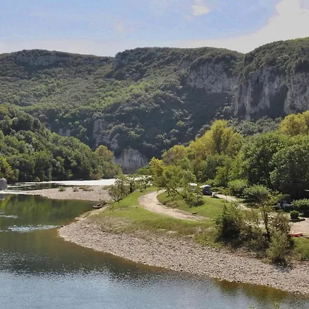 In Saint-laurent With Private Pool, Cleaning Included
